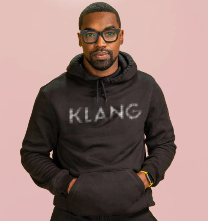klang-hoodie-sweat-capuche-noir-coton-poche-kangourou image 2