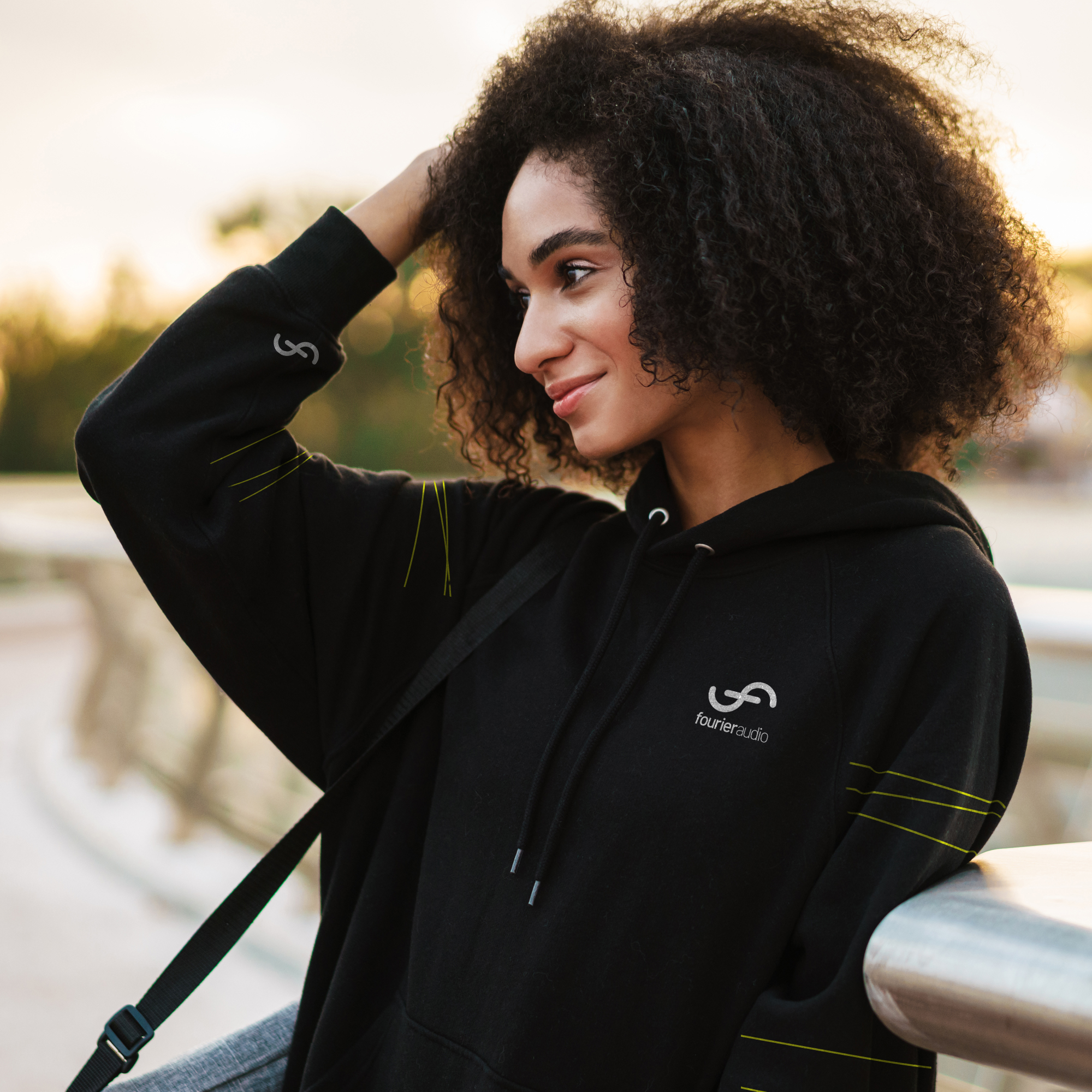 fourier-audio-hoodie-sweat-capuche-noir-coton image 1